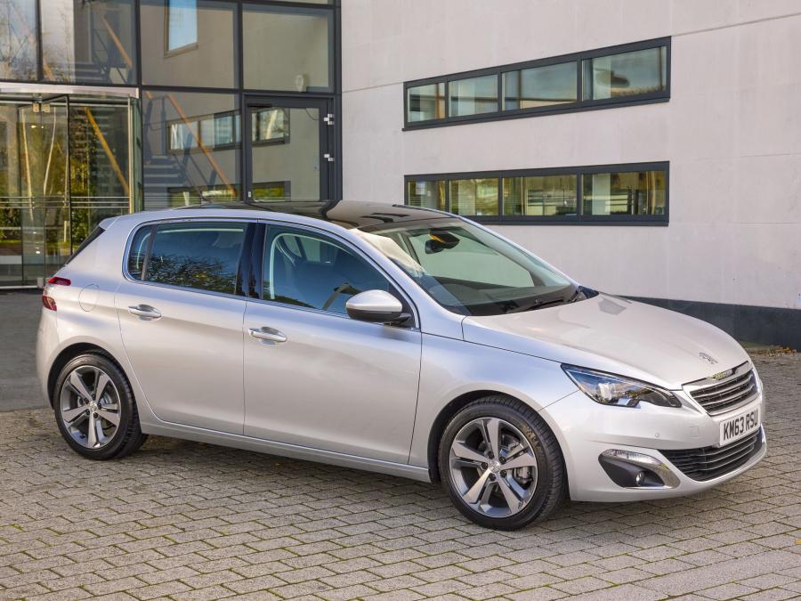  Peugeot 308 2013 года  (UK) (фото 7 из 25)